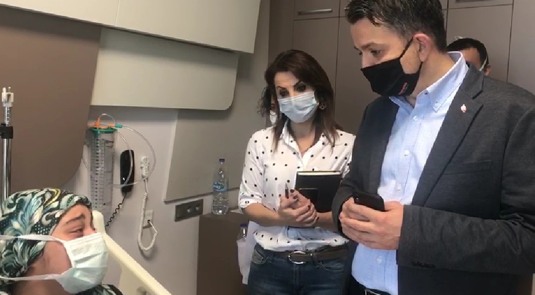 Bakan Pakdemirli o anları anlattı: Kendimi bir anda enkazın üzerinde buldum